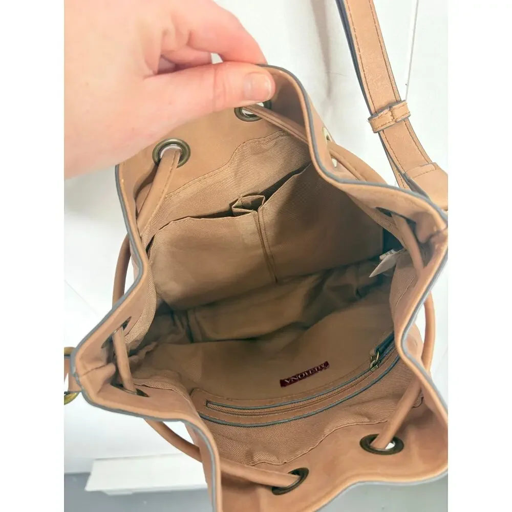 ✨2/$30✨Merona Tan Faux Leather Bucket Bag Tassel Crossbody Purse Western